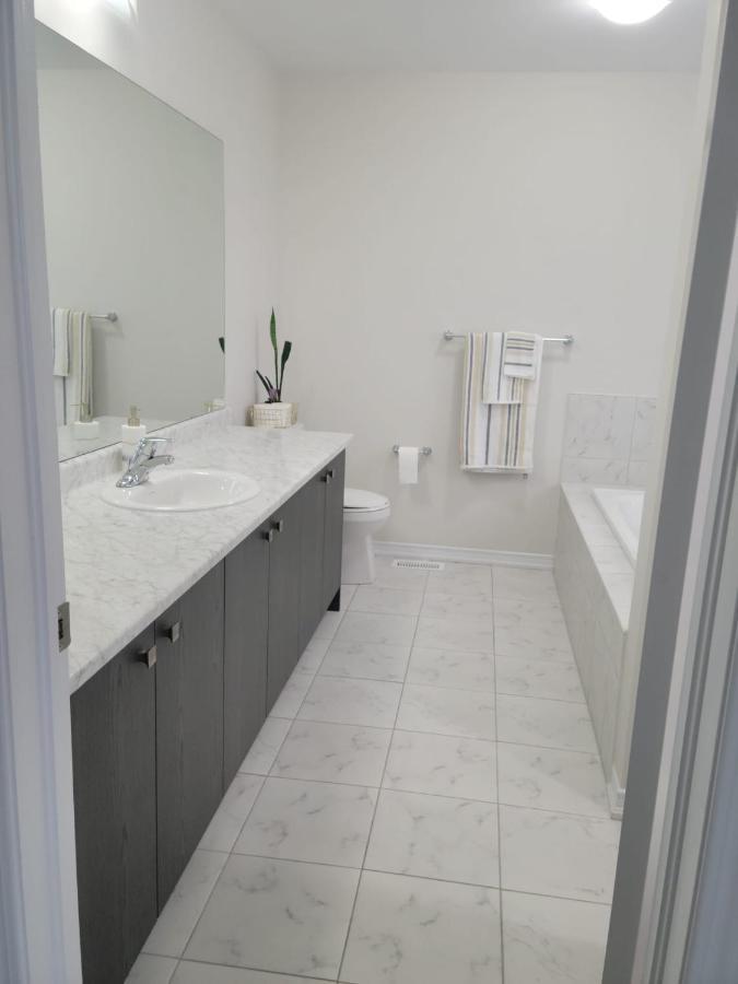 Willa Niagara- Beautiful Cozy Sunfilled Big Complete House Minutes Drive From Falls Thorold Zewnętrze zdjęcie